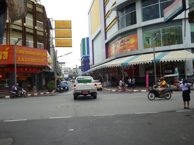 Rajthani Hotel - Sha Certified Surat Thani Exterior foto